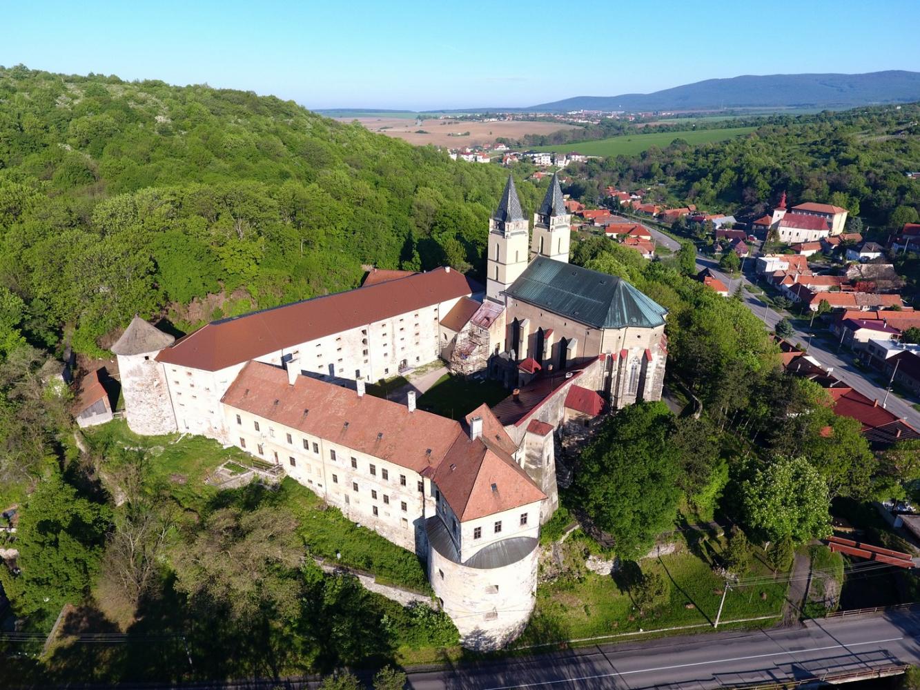 Garamszentbenedeki apátsági templom