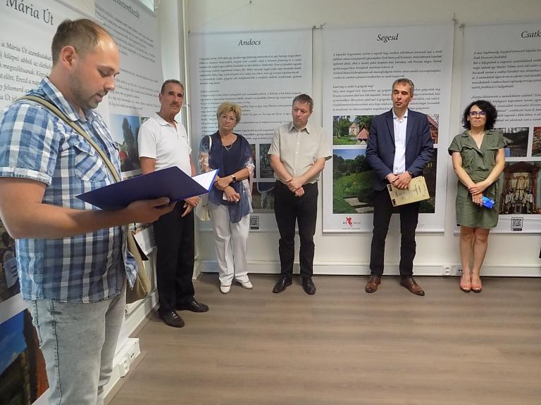 Méhes Richárd Mári Út-kiállítást nyit meg a szőgyéni Galériában 2022-ben Fotó: Berényi Kornélia